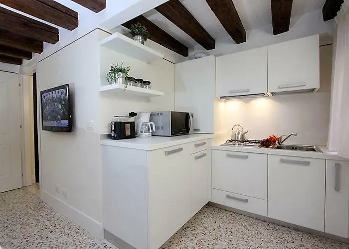 Alberto In Apartman