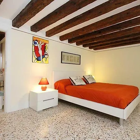 Alberto In Apartman